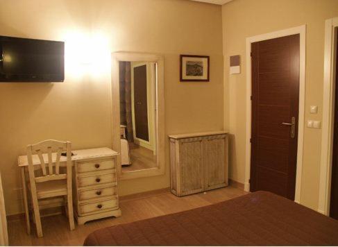 Hostal-Cafe Gutgreco Sonseca Bagian luar foto