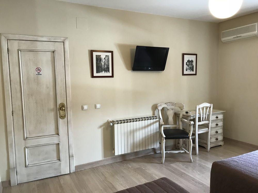 Hostal-Cafe Gutgreco Sonseca Bagian luar foto