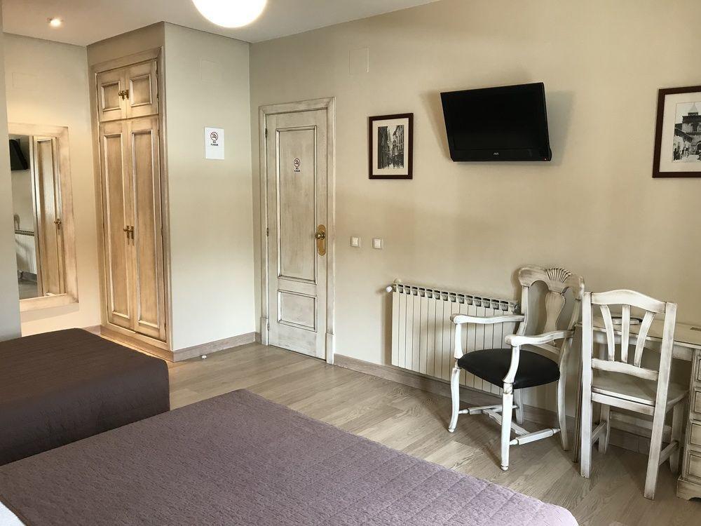 Hostal-Cafe Gutgreco Sonseca Bagian luar foto